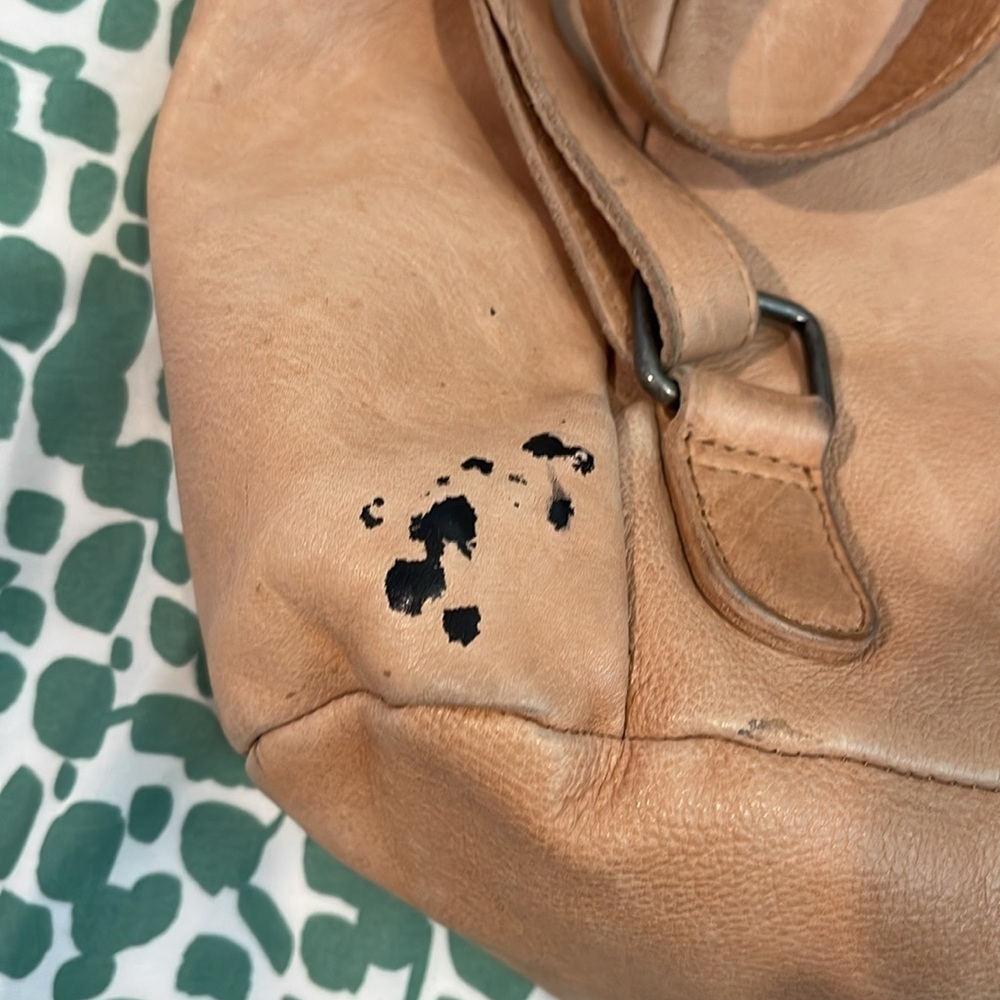 Vilenca Leather Backpack - image 6